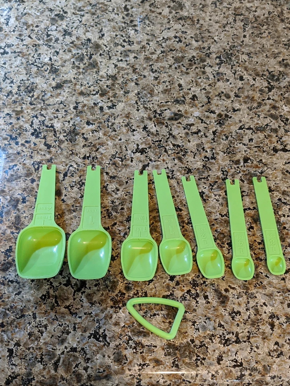 Vtg Lime Green Tupperware Measuring Spoons Set With Ring COMPLETE - Picture 2 of 6